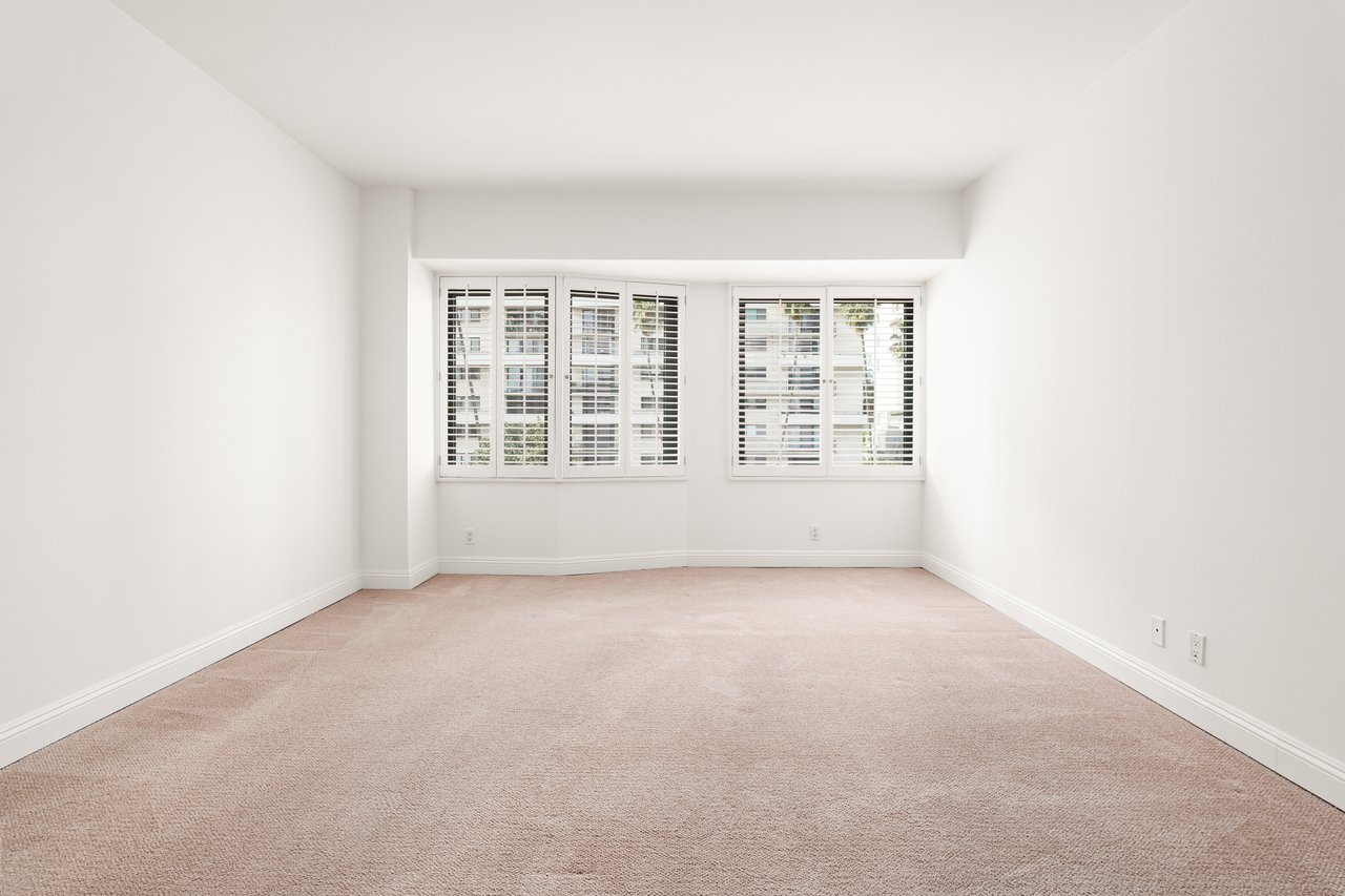 The Dorchester #408, Wilshire Corridor