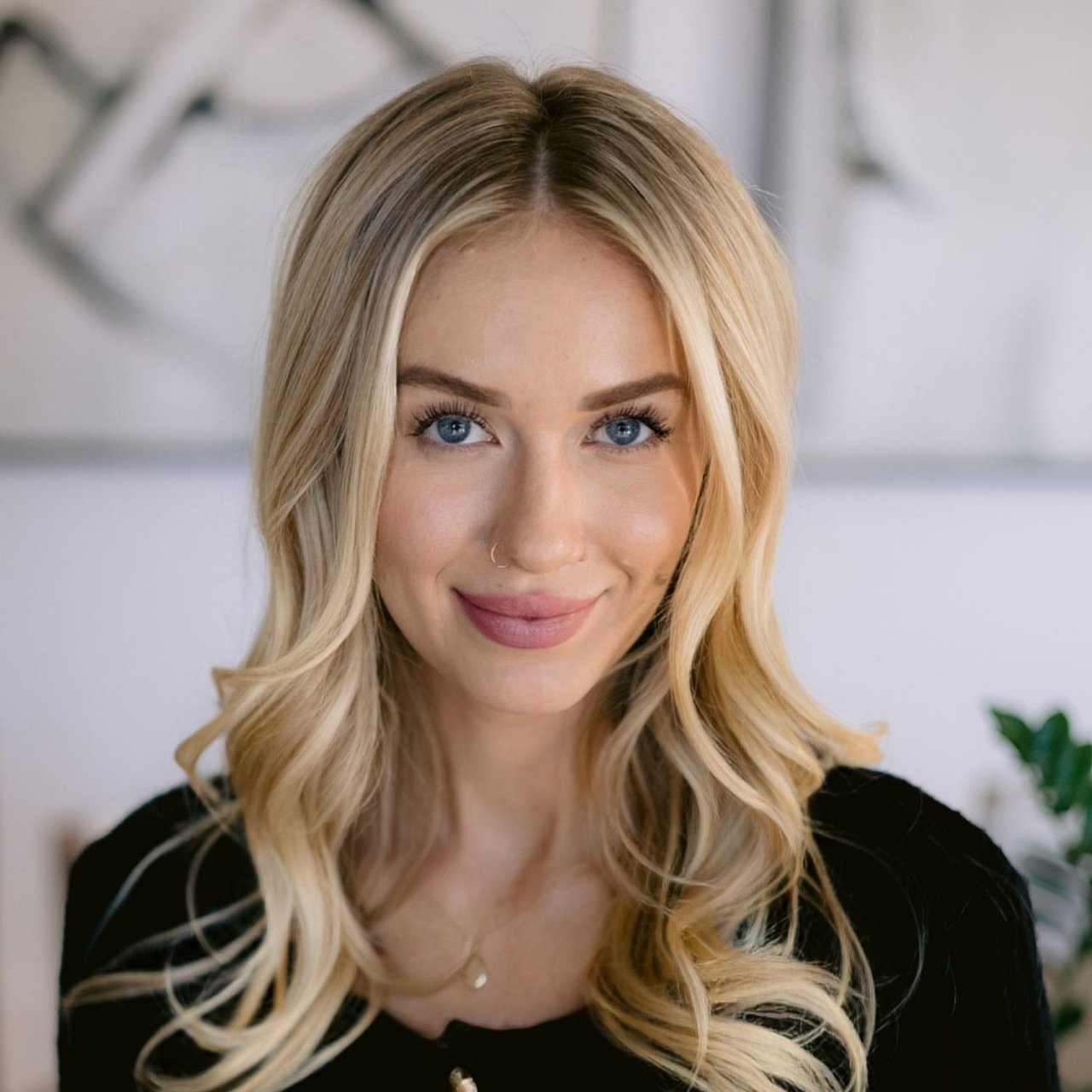 Madison Archambeault Ventura, CA Real Estate Agent Headshot