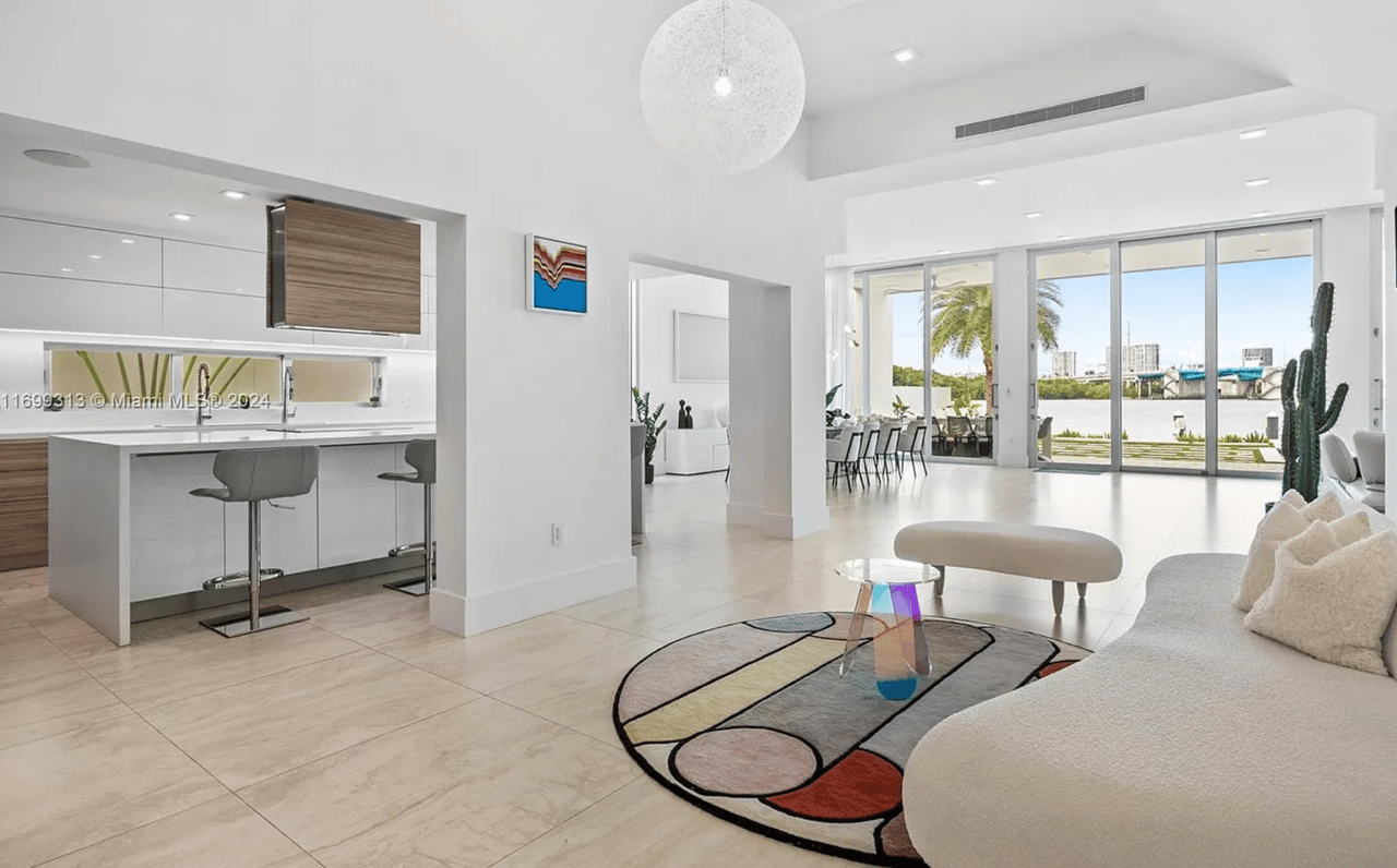 323 Atlantic Ave, Sunny Isles Beach, FL 33160