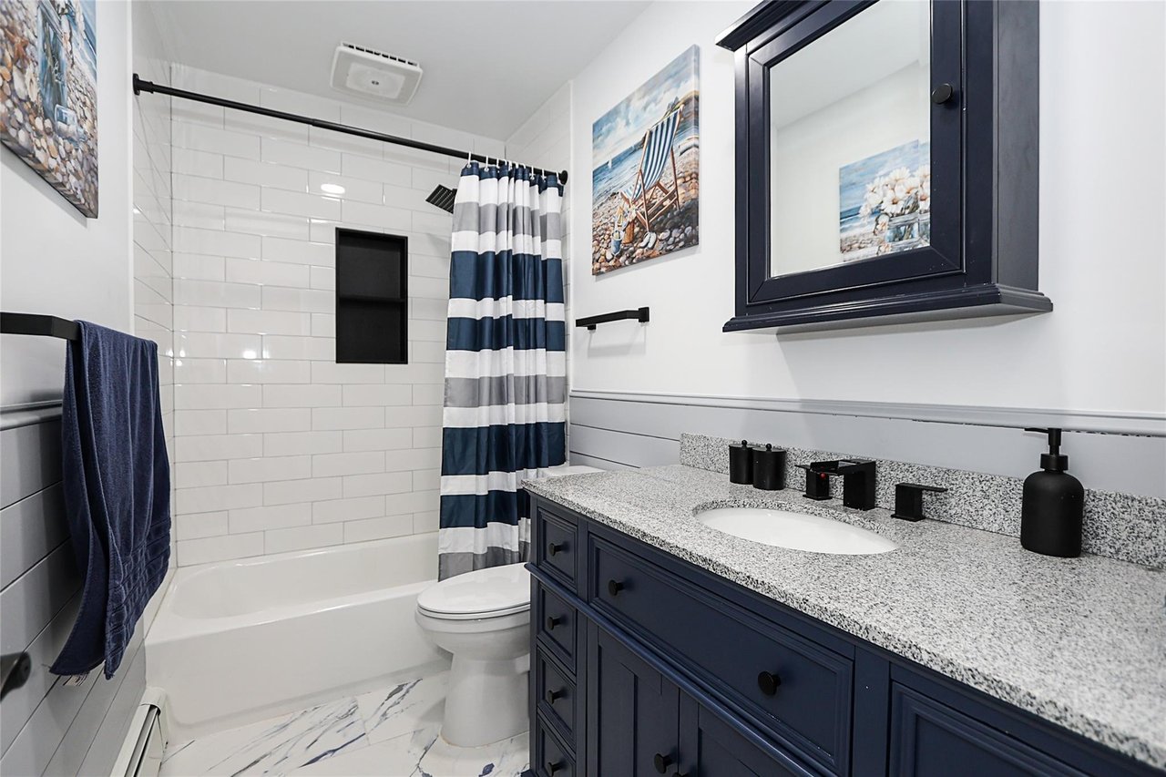 21 Peconic Rd