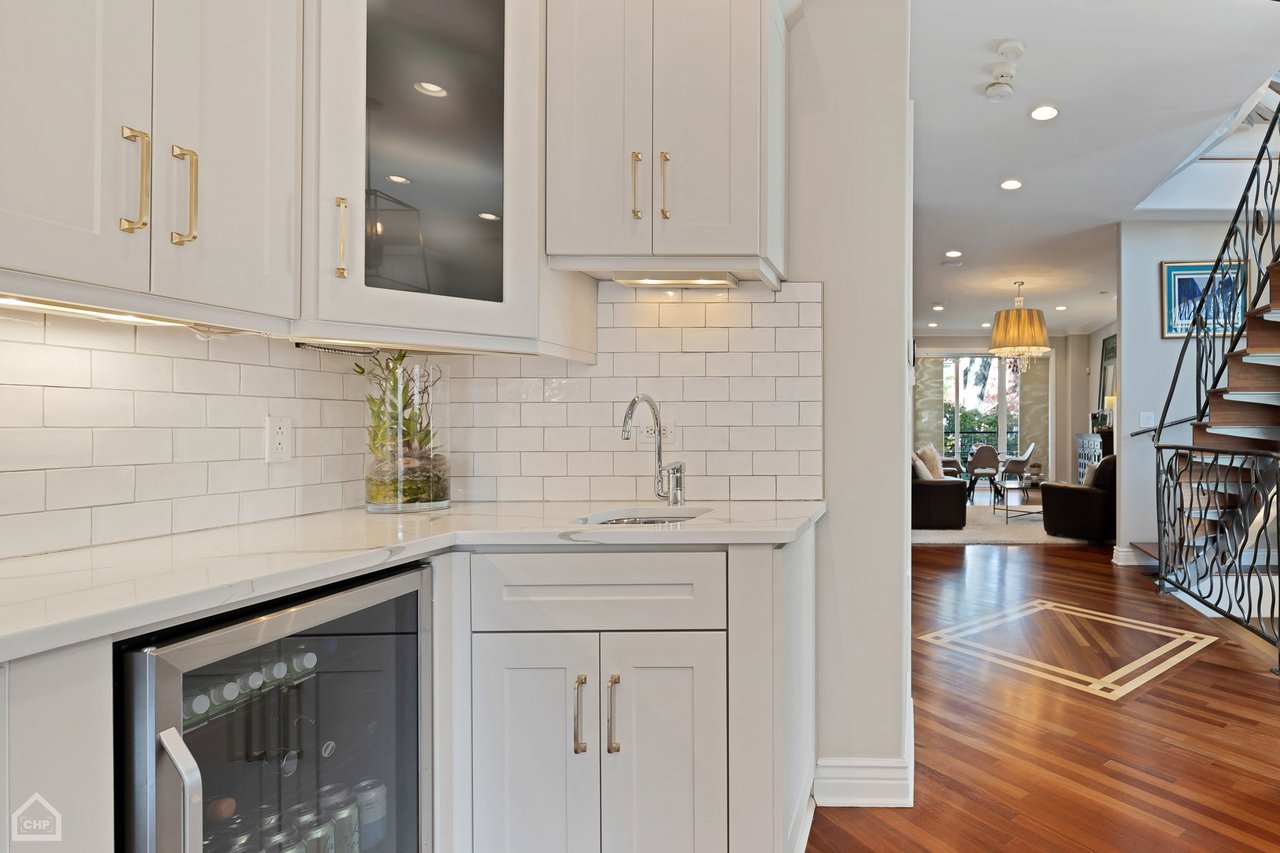 2115 W Superior Street 