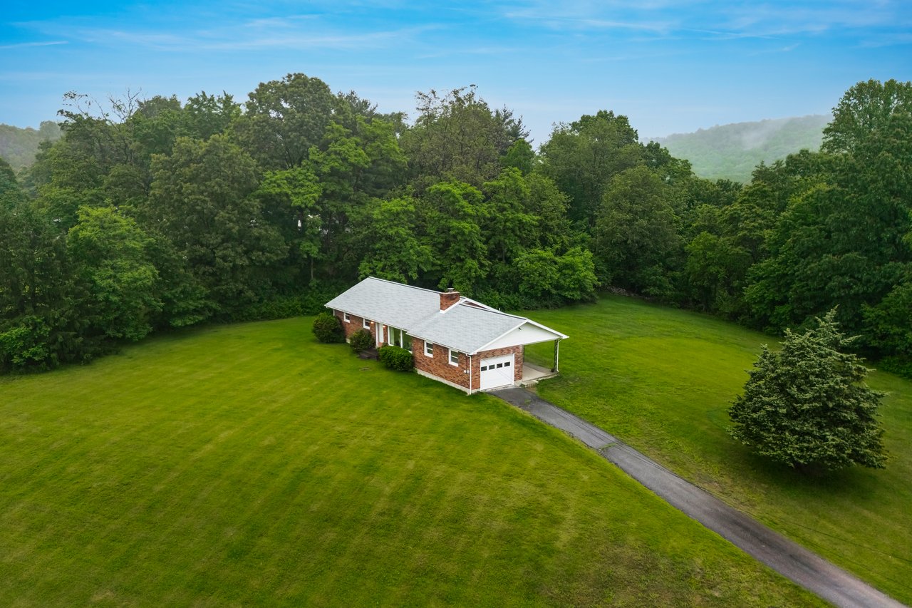 2186 Polk Valley Road