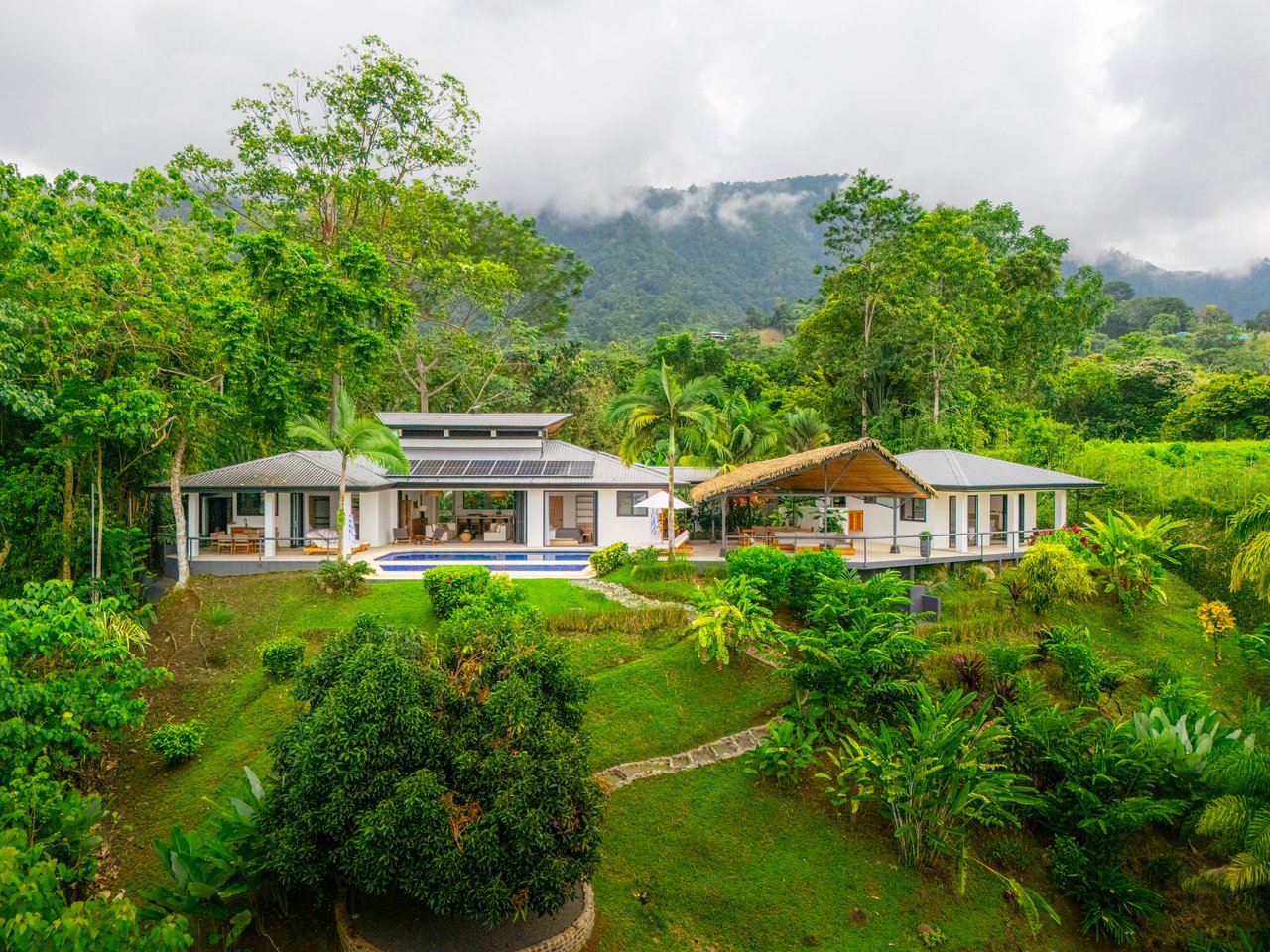 Casa Amarilla – Oceanfront Luxury Meets Sustainable Living in Tres Rios