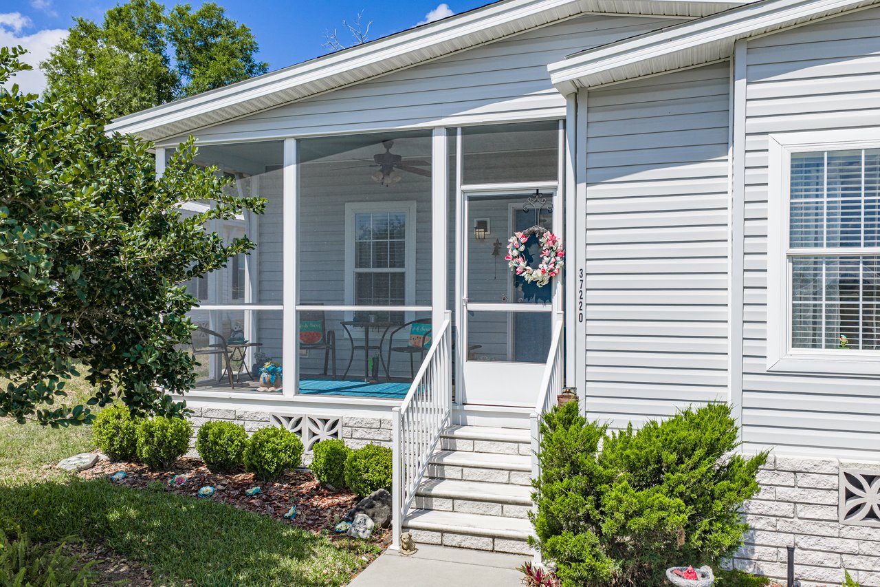 37220 Neukom Avenue