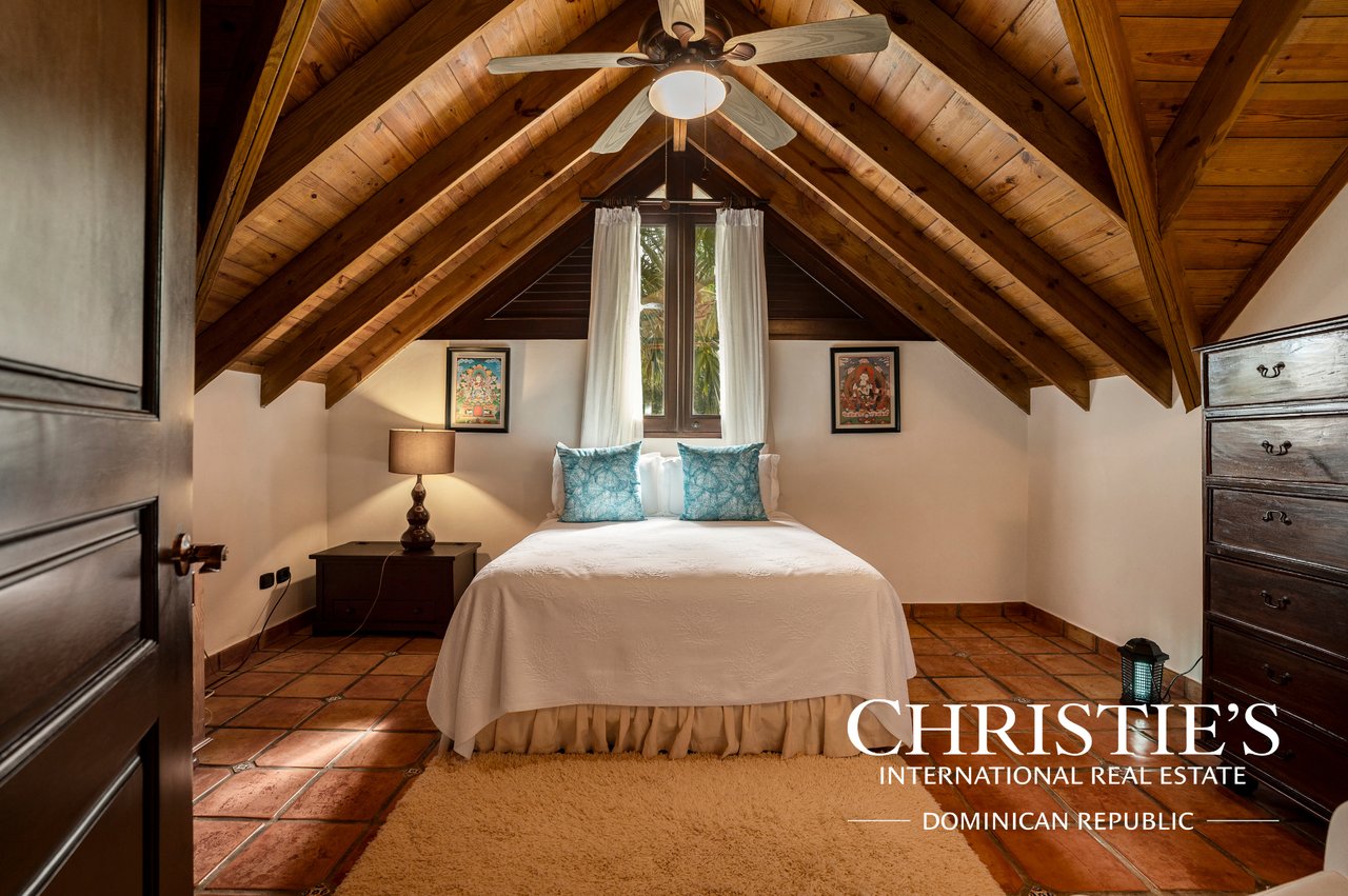 Villa Shangri-la – Caribbean Oceanfront Villa