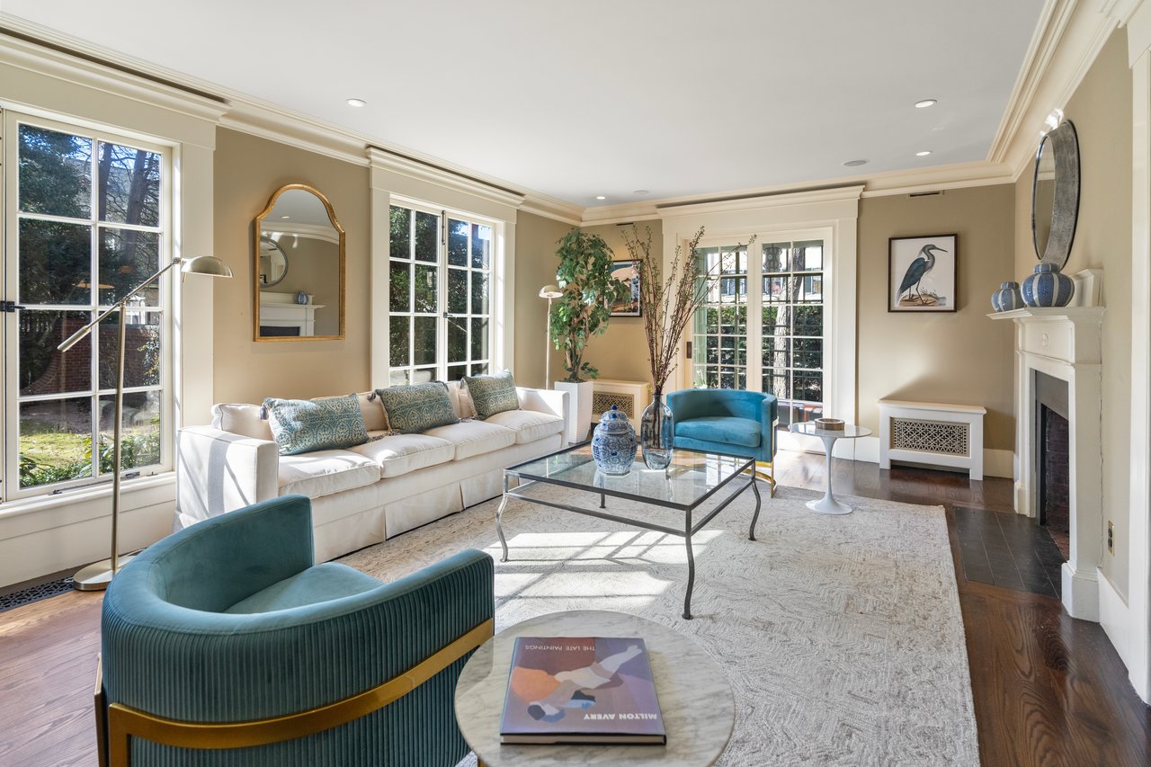  18 Ash Street, Cambridge, MA 02138