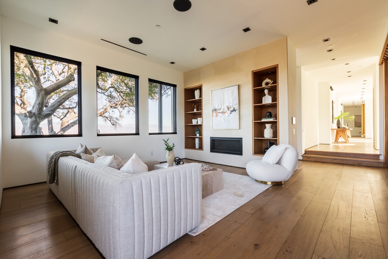 13331 Mulholland Dr, Beverly Hills