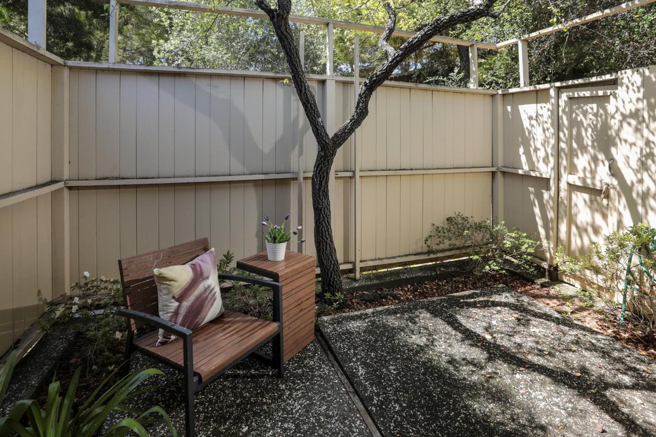 925 Siskiyou Drive