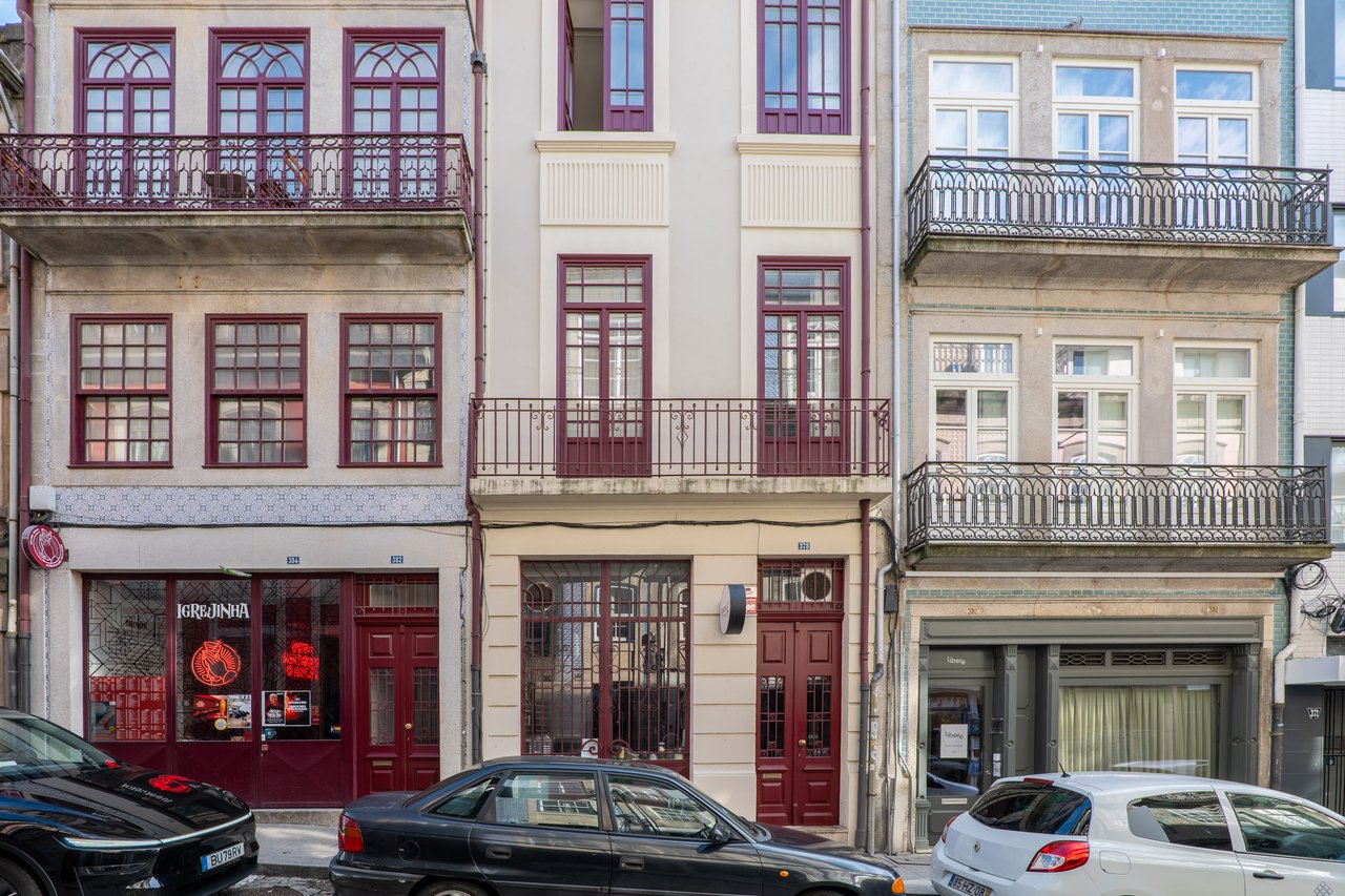 Prime Fine-Dining Restaurant Business Transfer (“Trespasse”) in Central Porto