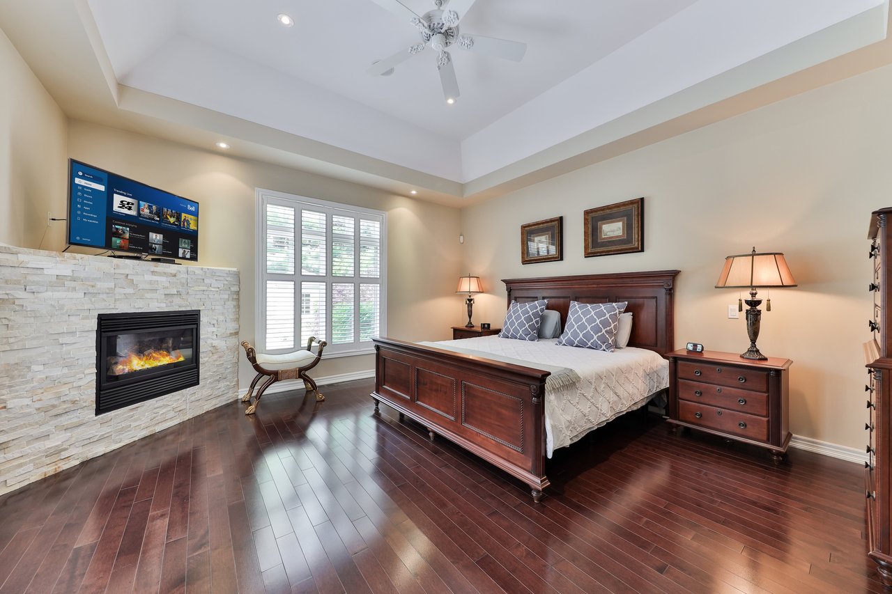 3105 Lakeshore Road, Burlington