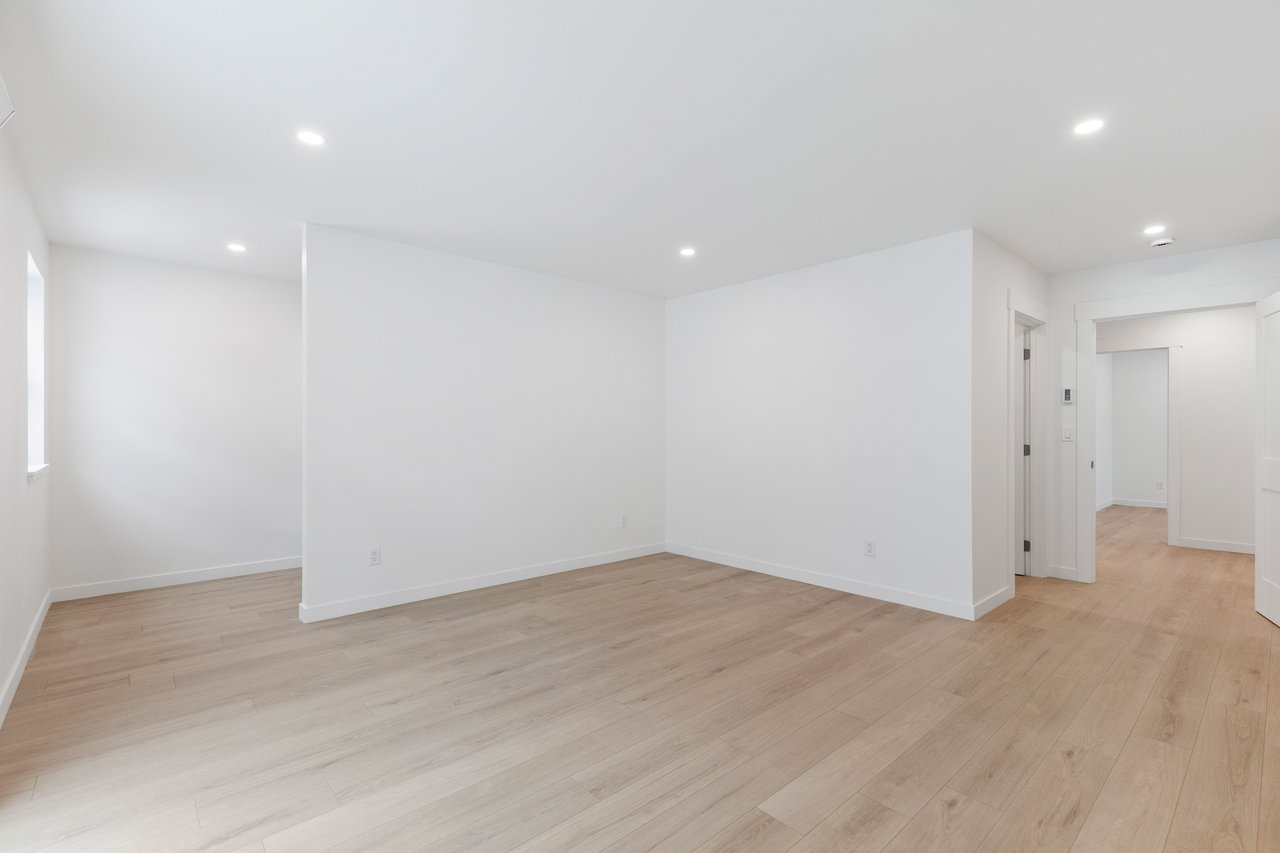 190 MEADOW RIDGE Drive