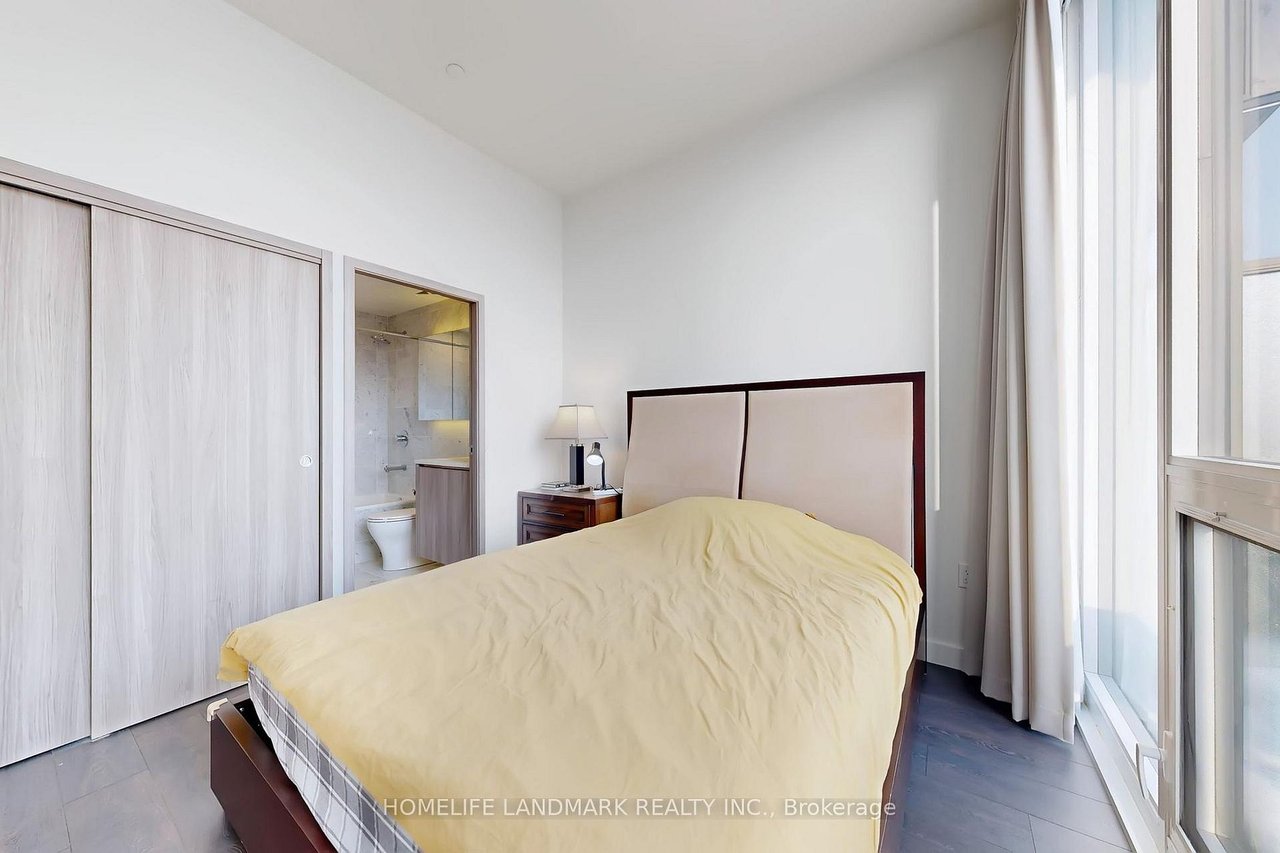 NORTH YORK'S PRESTIGIOUS COMMUNITY PENTHOUSE