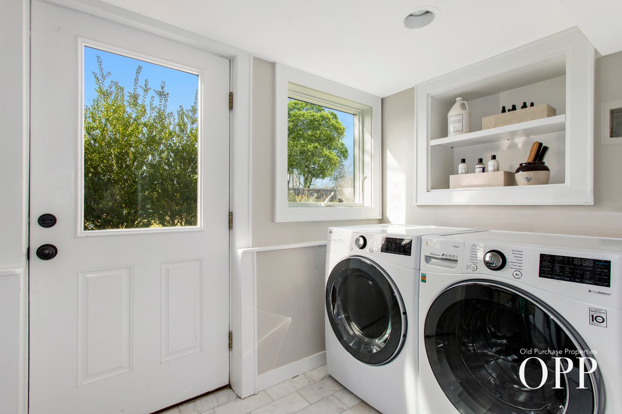 A Turnkey Mid-Century, Effortlessly Located in Bellport Village