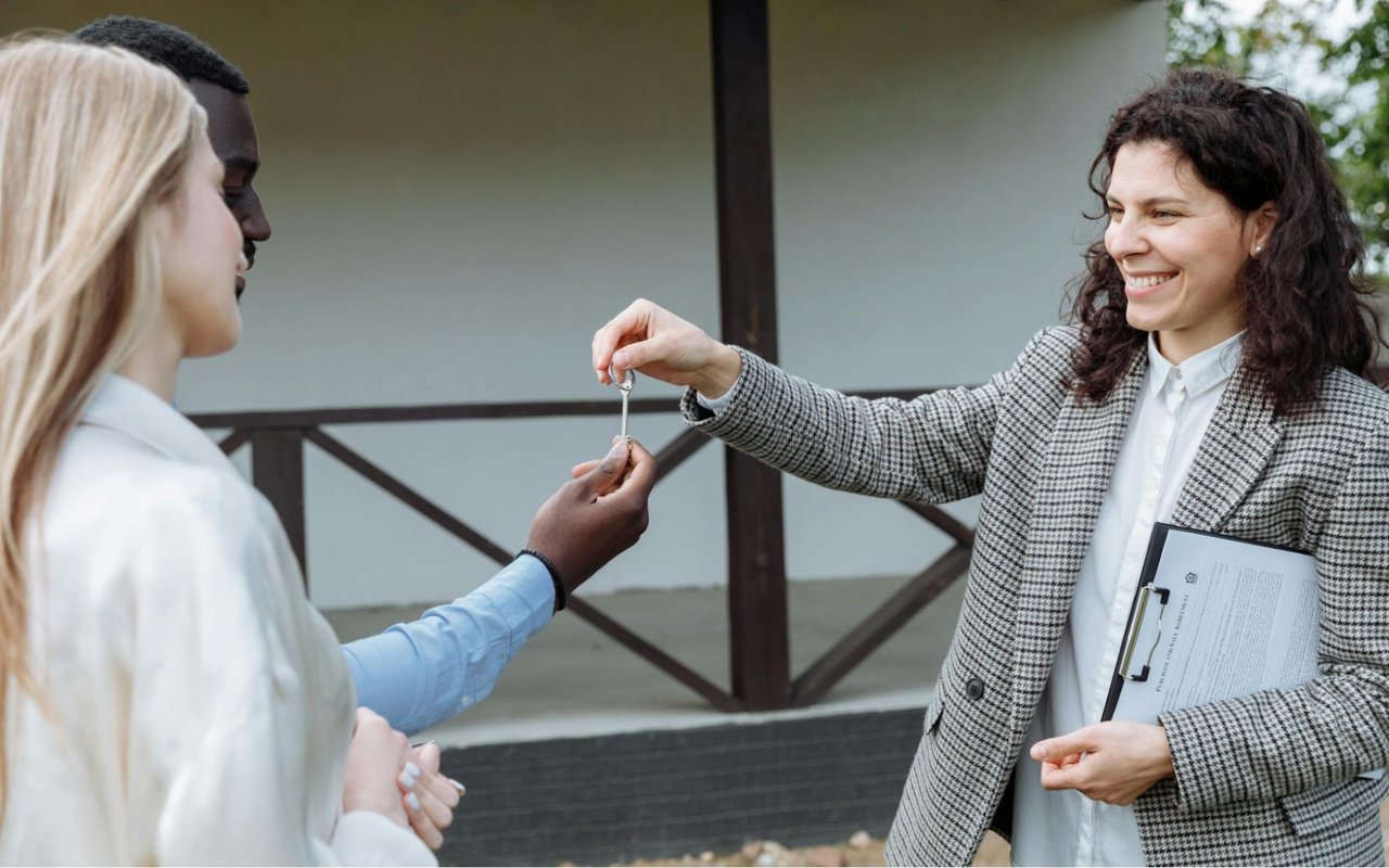 The Benefits of Working with a Local Real Estate Expert