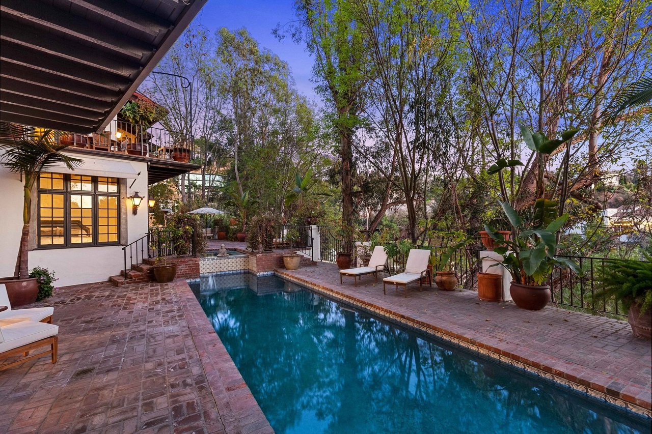 2729 Nichols Canyon Rd