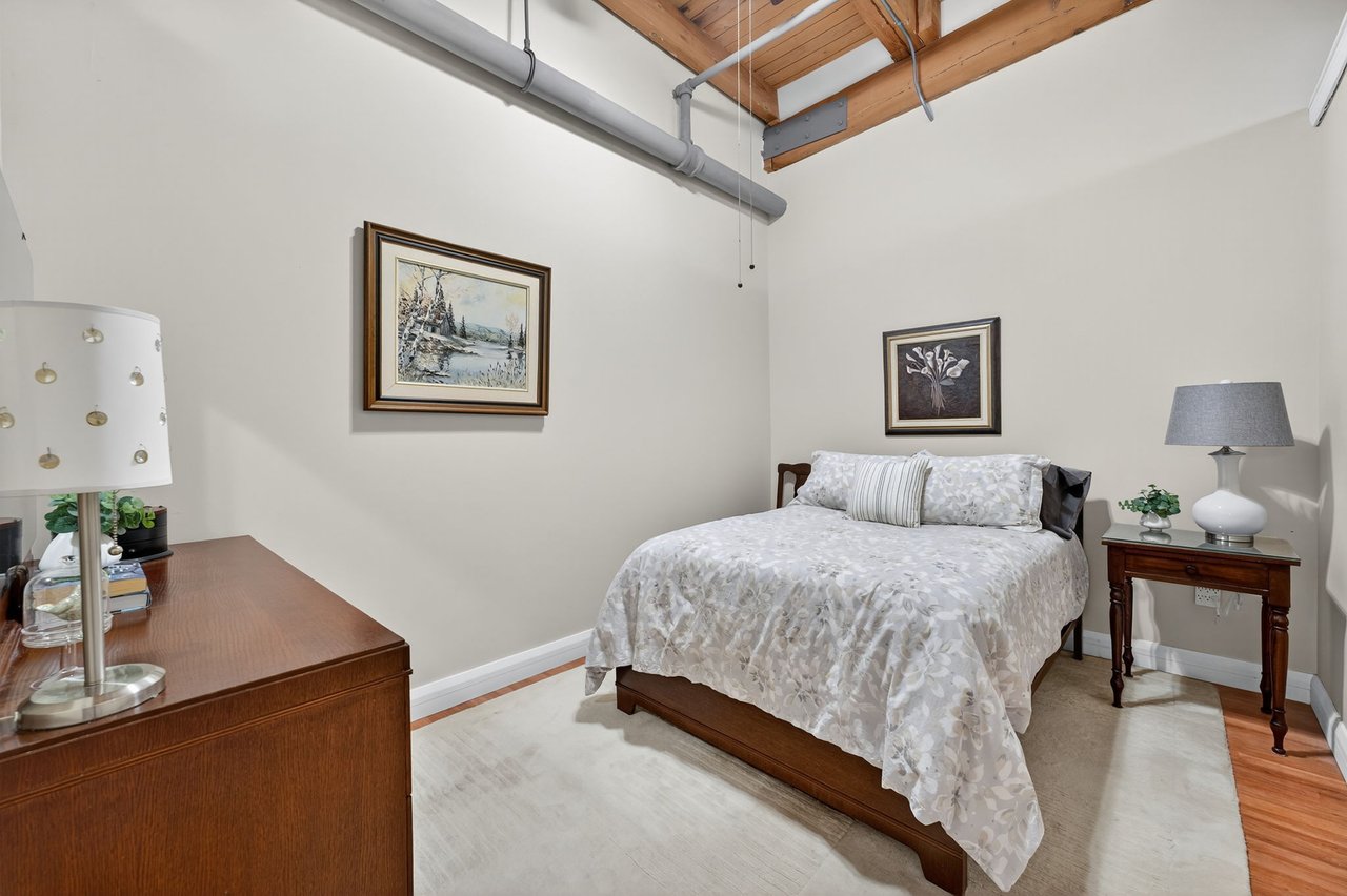 318 - 543 Timothy St, Newmarket