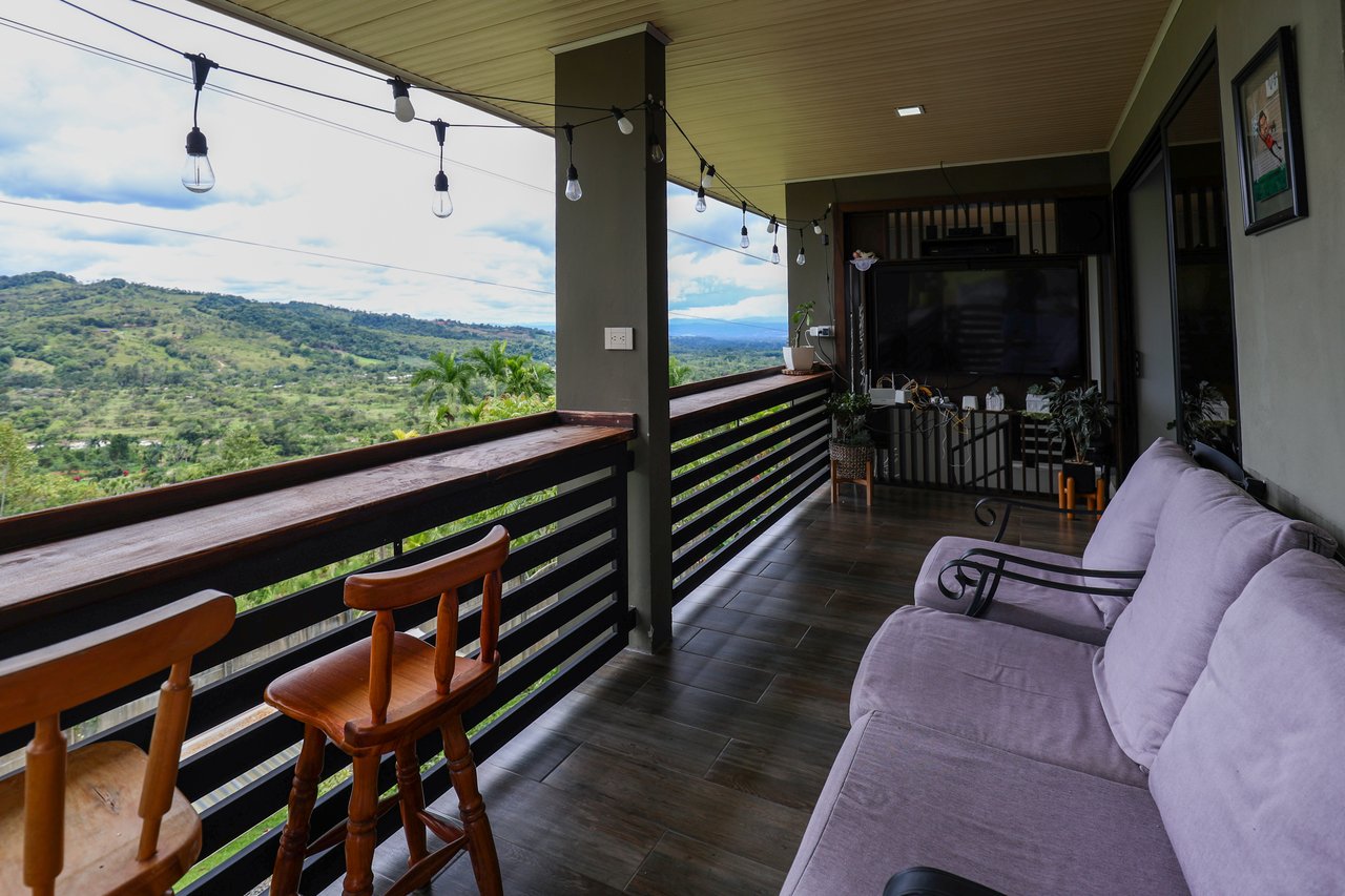 5-BEDROOM CHIRRIPO MOUNTAIN VIEW HOME WITH EASY ACCESS, PREMIUM FINISHES, FRUIT TREES AND LANSCAPED – 0.22 ACRES