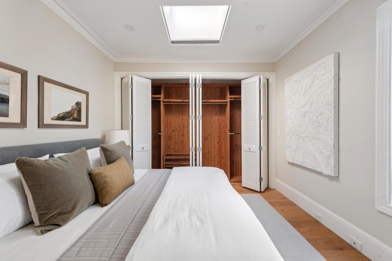 1845 Leavenworth #202