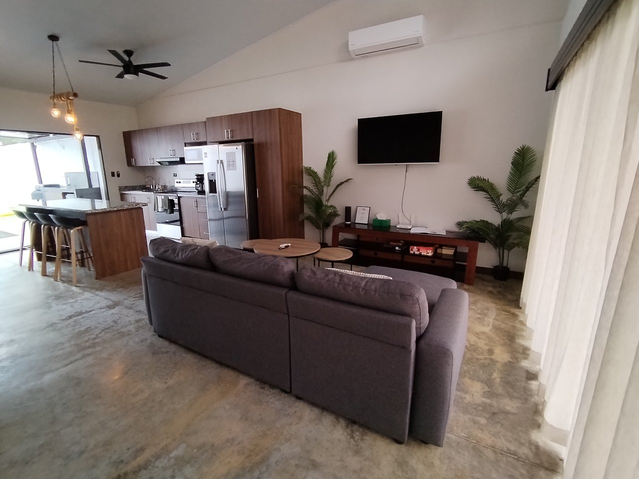 Uncle's House: Contemporary Home for Sale in Uvita - Close to the Beach!