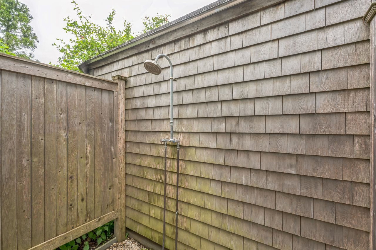  Stylish Cape Cod Retreat