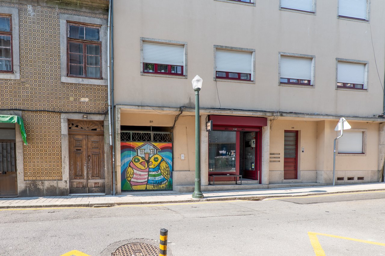 Versatile Loft-Style Living + Office Space in Porto’s Vibrant Art District