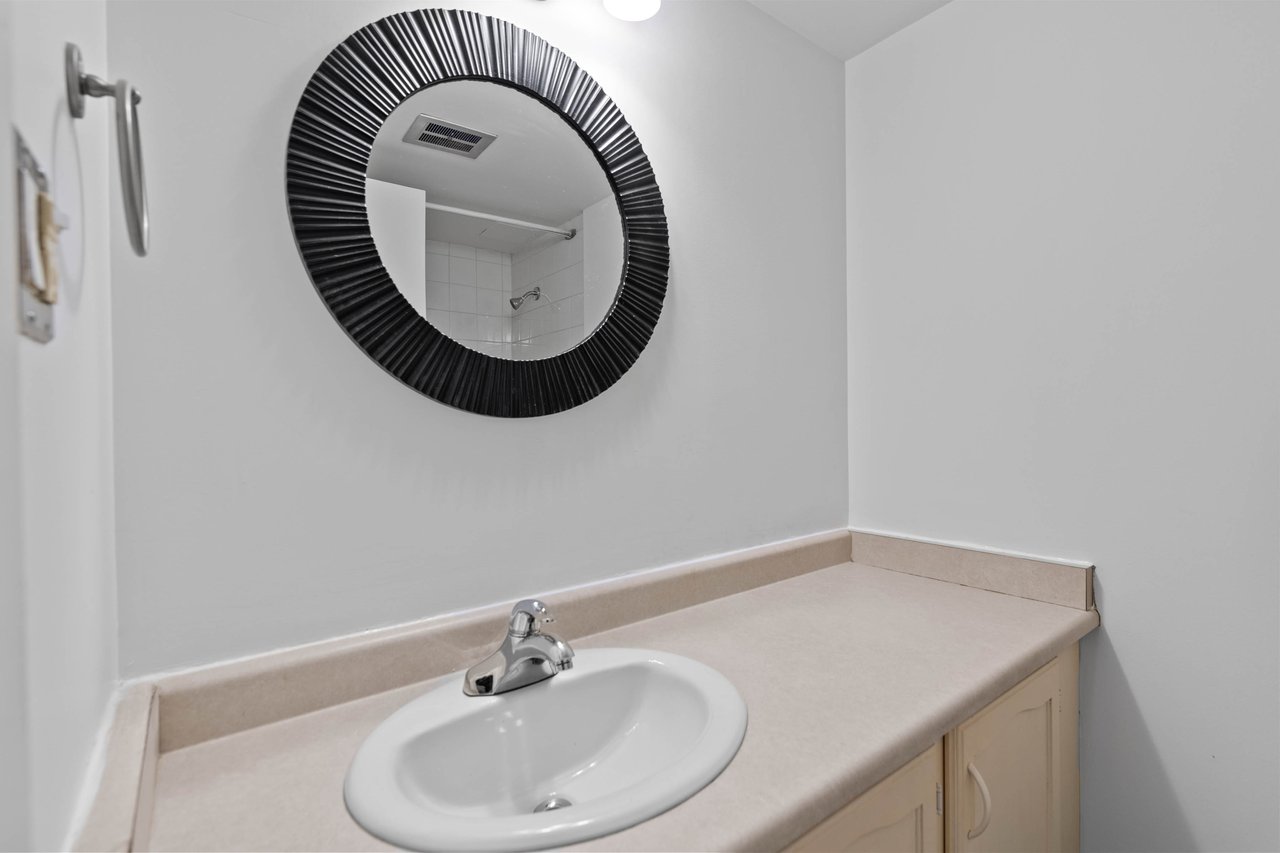 635 56 Avenue SW Unit: 206