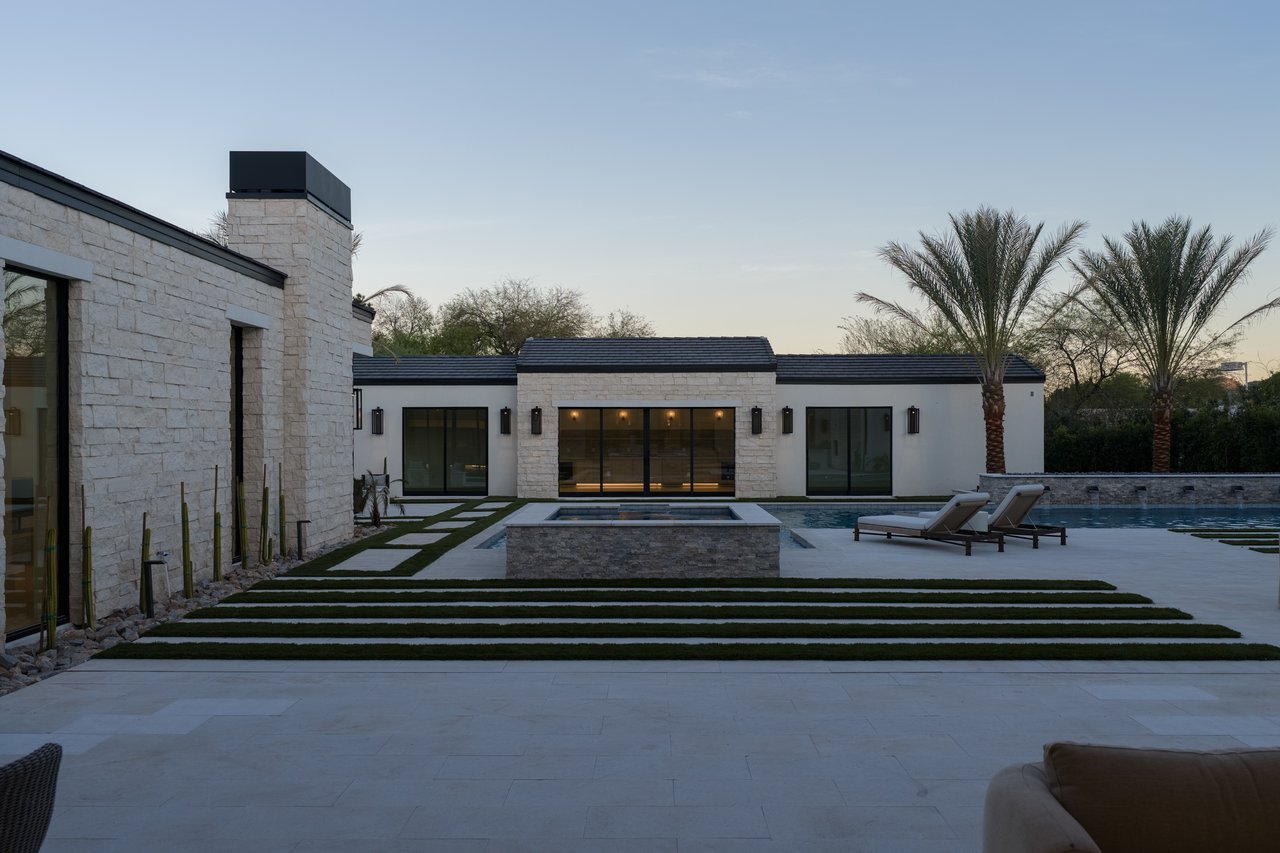 5717 E VIA LOS RANCHOS