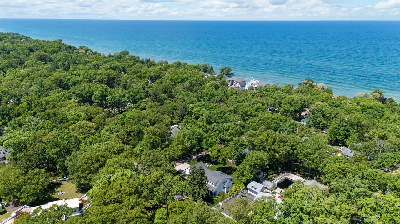 47118 Oak Avenue, Grand Beach, MI 49117