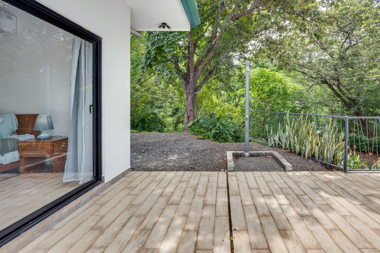 V-Domi Panama | Modern 3-Bedroom Villa with Pool on Expansive 6,078 m² Forest Lot in Finca Panamá, Tamarindo