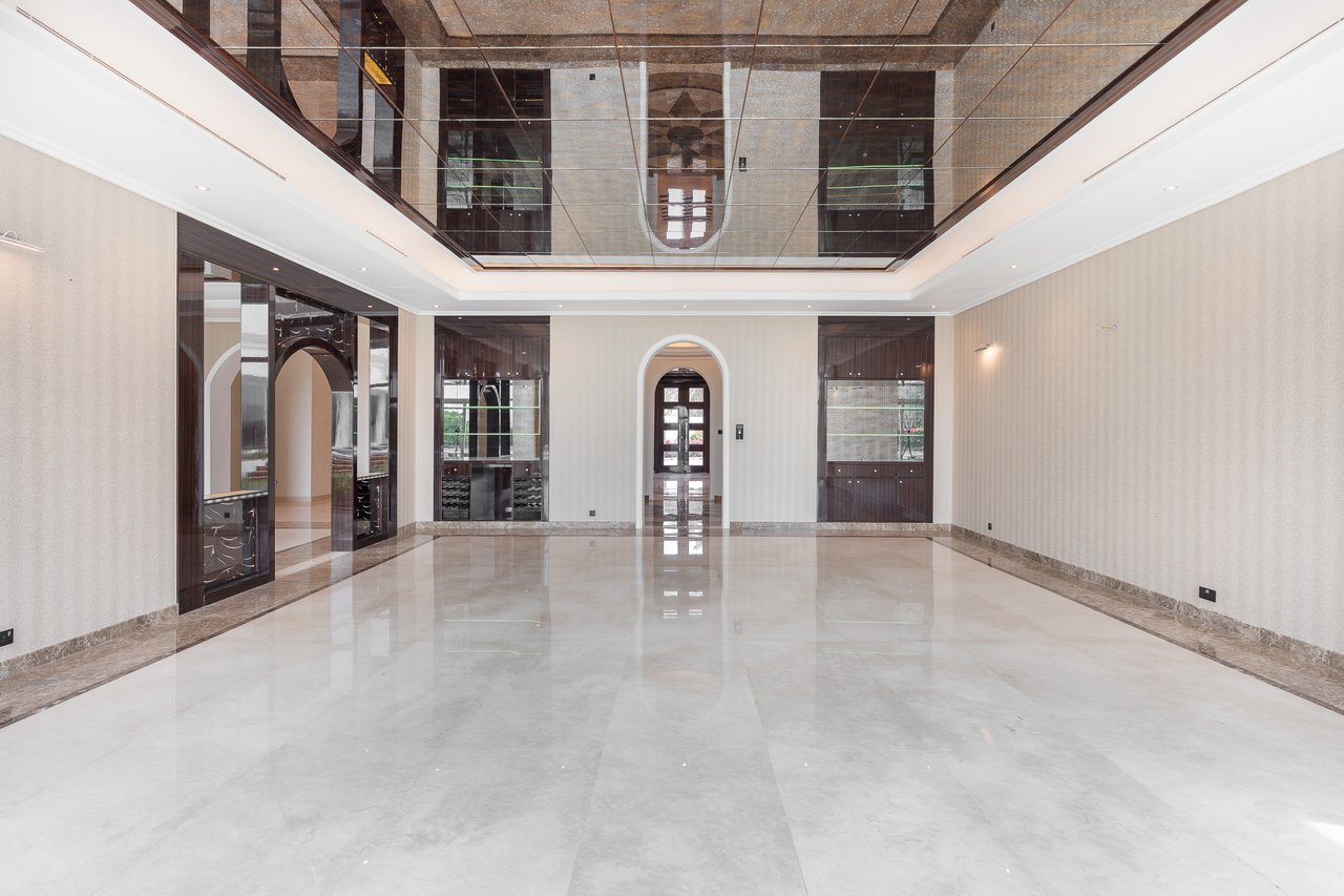 Emirates Hills Villa 