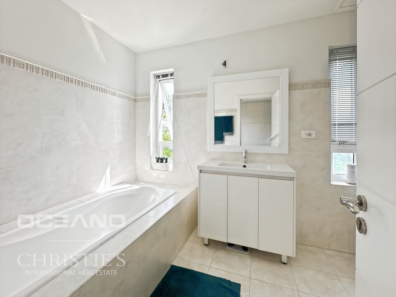 AQUAMARINA - BEAUTIFUL AND CONTEMPORARY DESIGNED 2 BEDROOM CONDOMINIUM