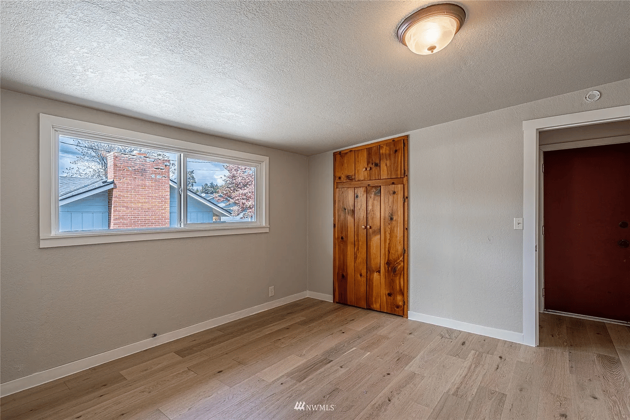 420 E Eli Avenue