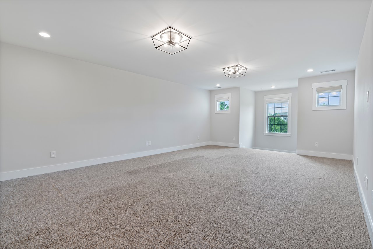SPACE SPACE SPACE with a Luxury feel! Office AND Bonus Room!Office AND Bonus Room!