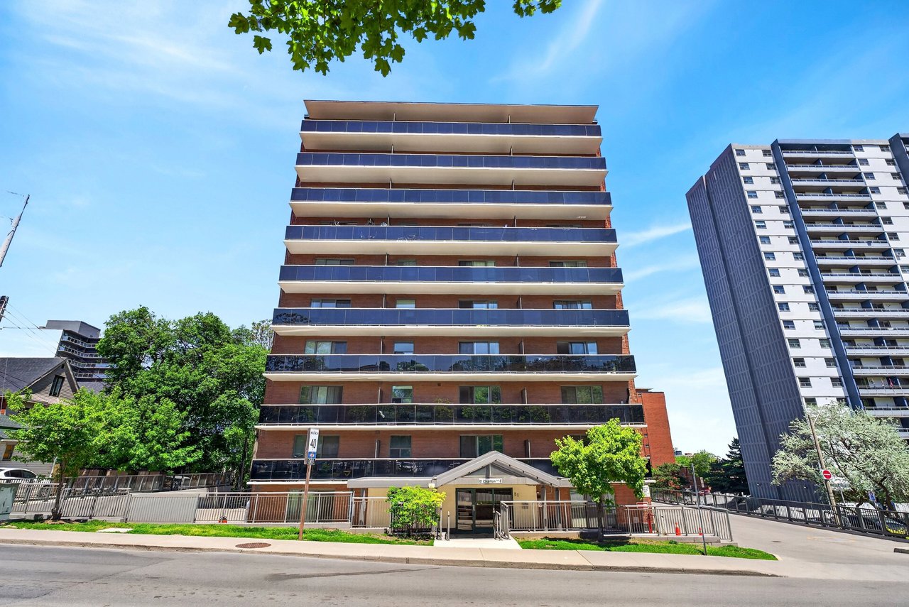 81 Charlton Avenue E 103