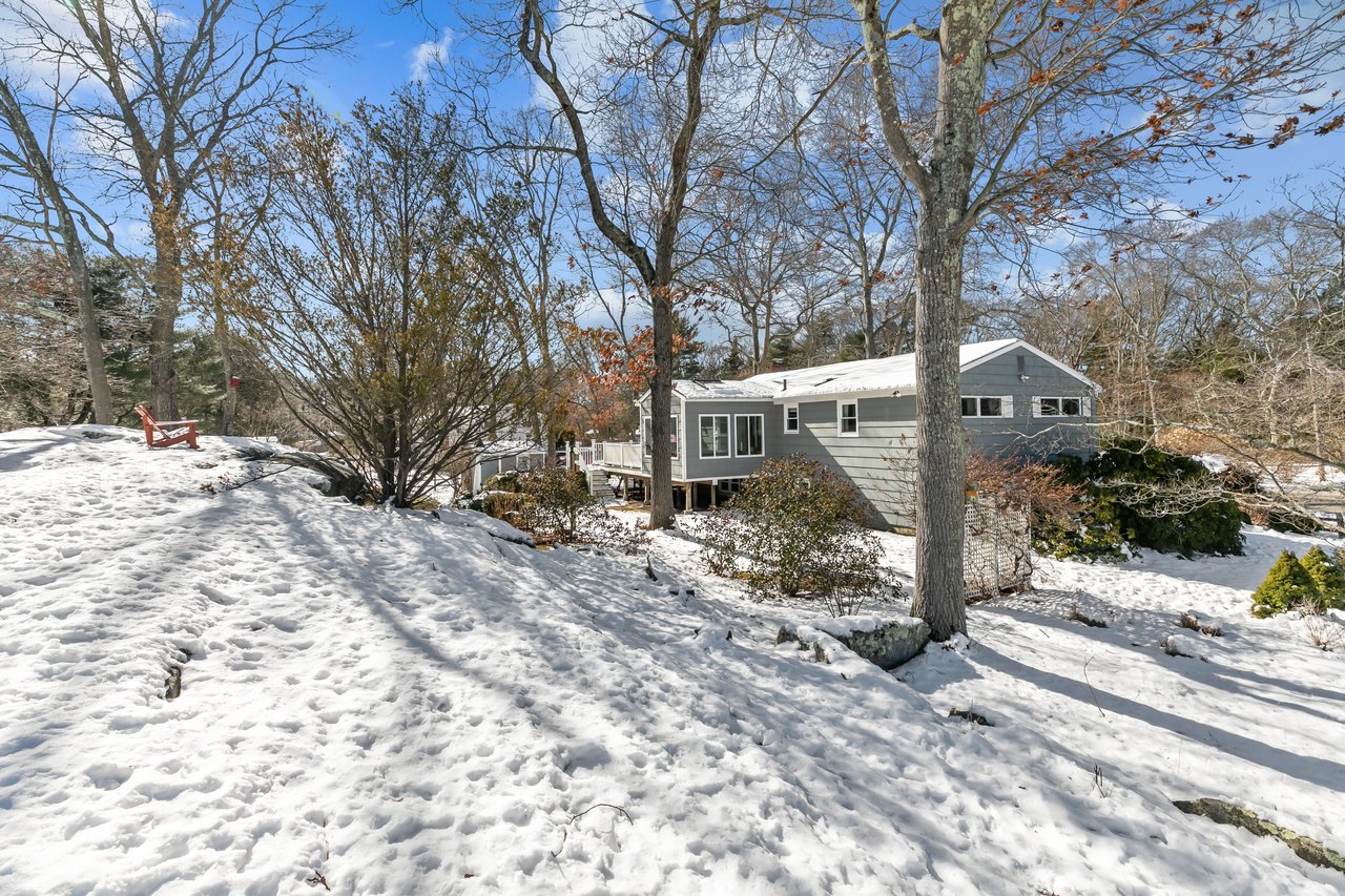 60 Knollwood Circle, North Kingstown, RI 02852