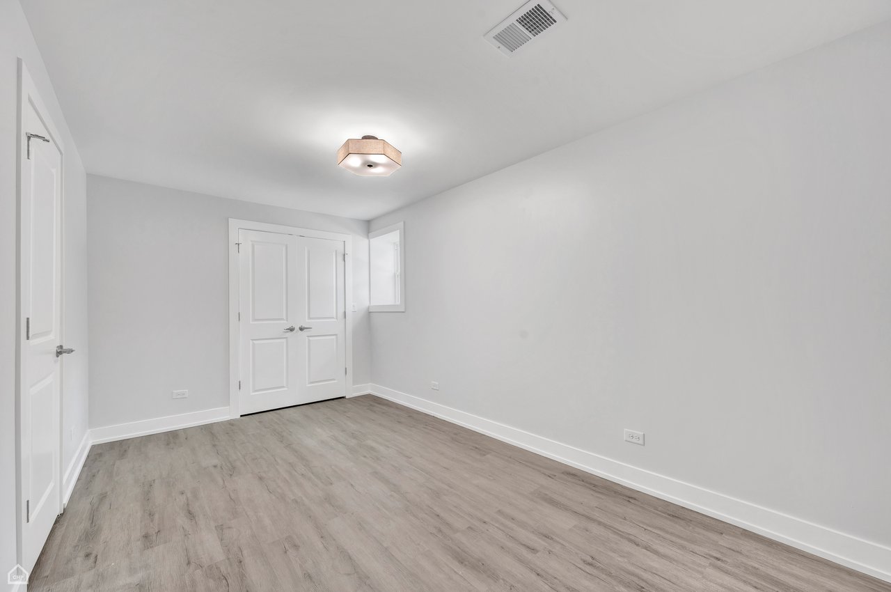 2901 N Sacramento 