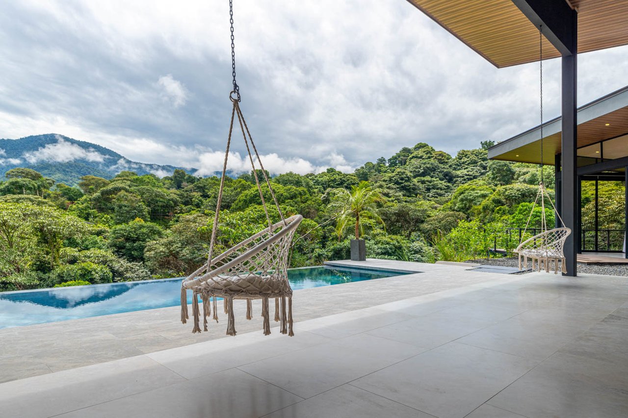 Ojochal Modern Jungle Home with Infinity Pool & Mountain Views