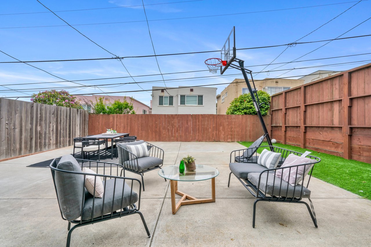 23 Fernwood Ave