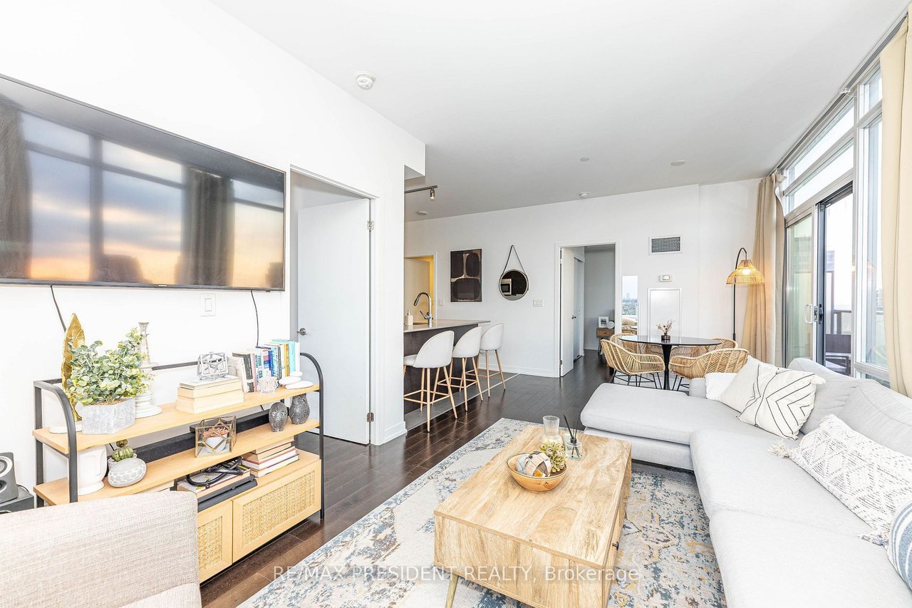 SUN-FILLED CORNER PENTHOUSE 