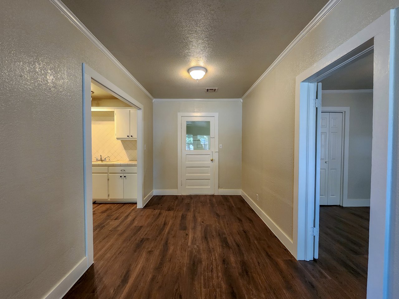 1002 Overland Ct