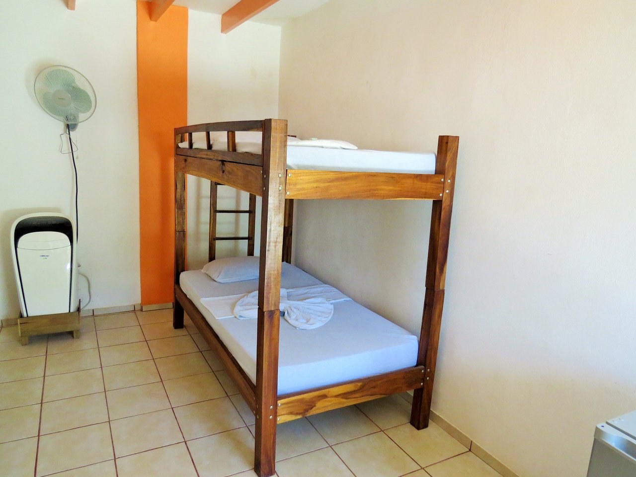 Fully equipped 4 Unit Apartment/Hotel complex 70 meters from the entrance to world-famous Marino Ballena National Park