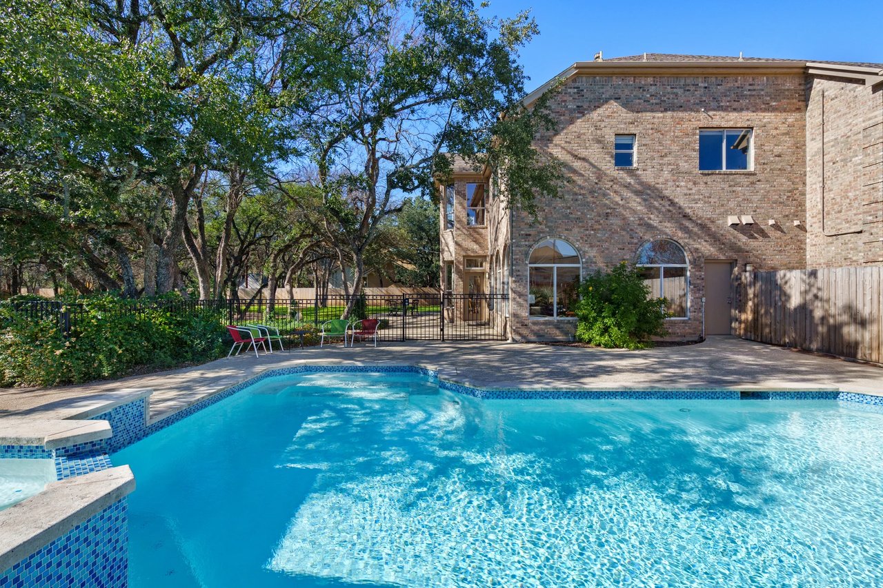 3813 McNeil Dr