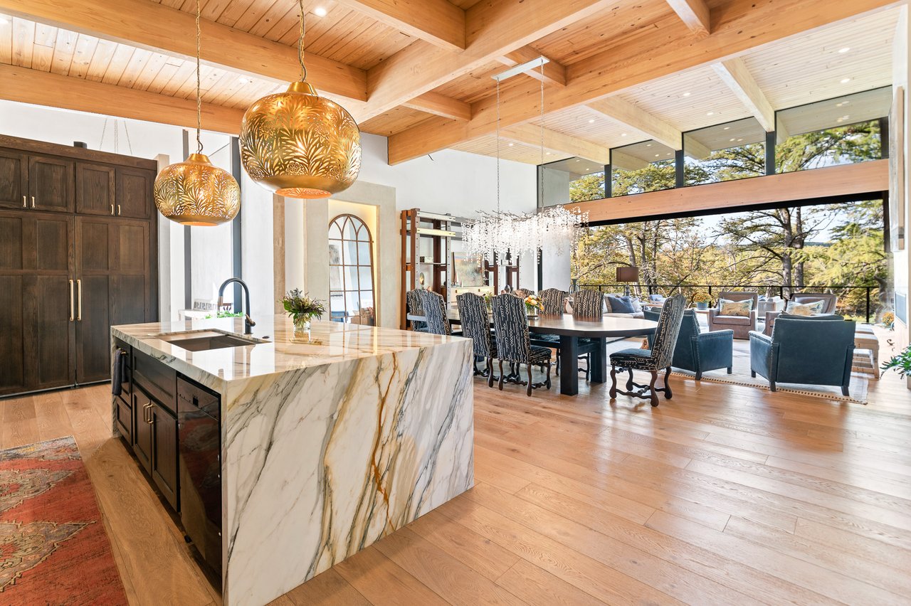 Hunt Waterfall River House