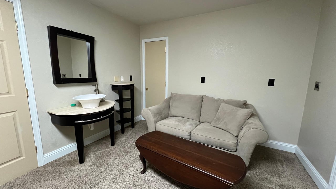 555 Hwy 101 S Apt 1