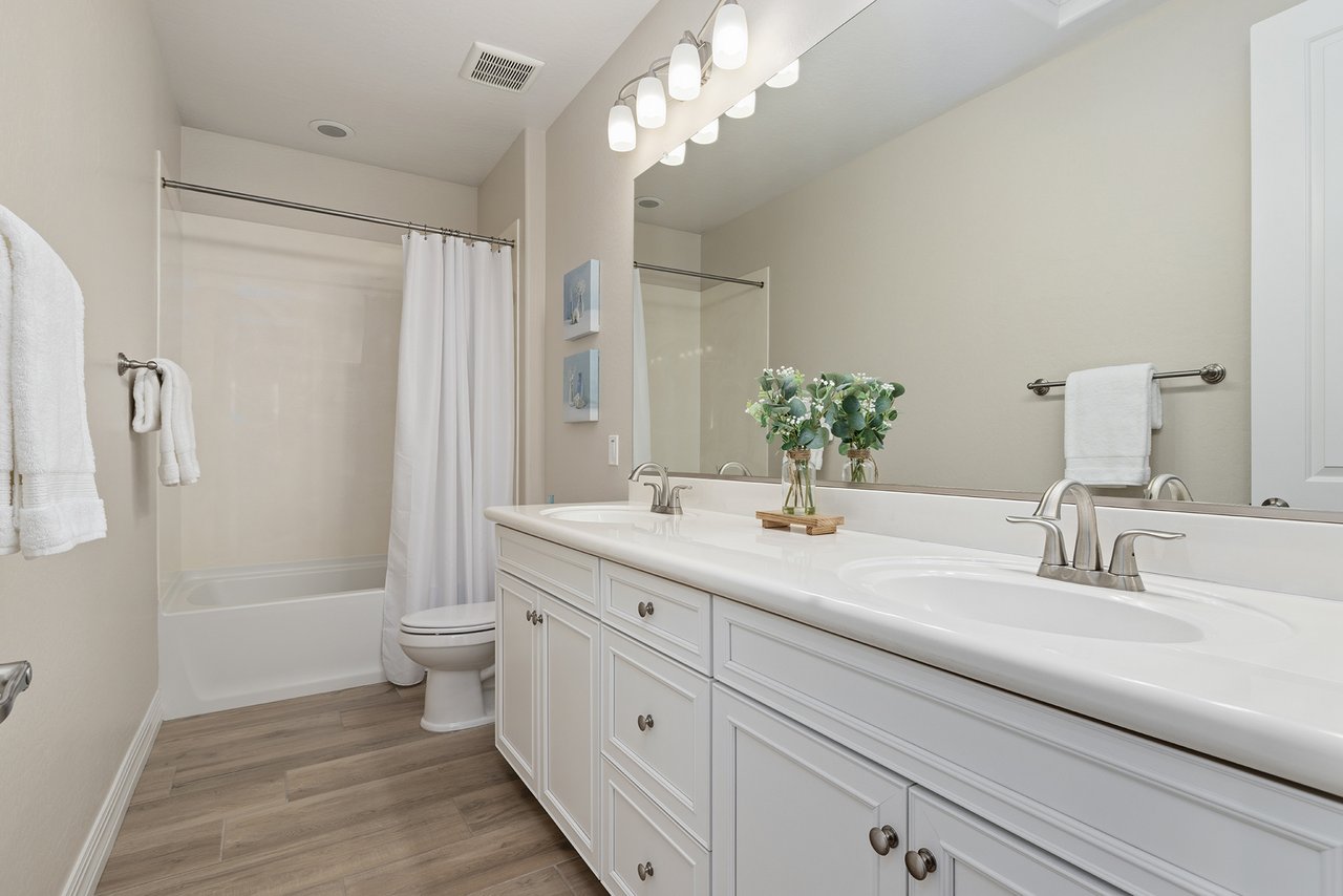 3743 E ARABIAN Drive