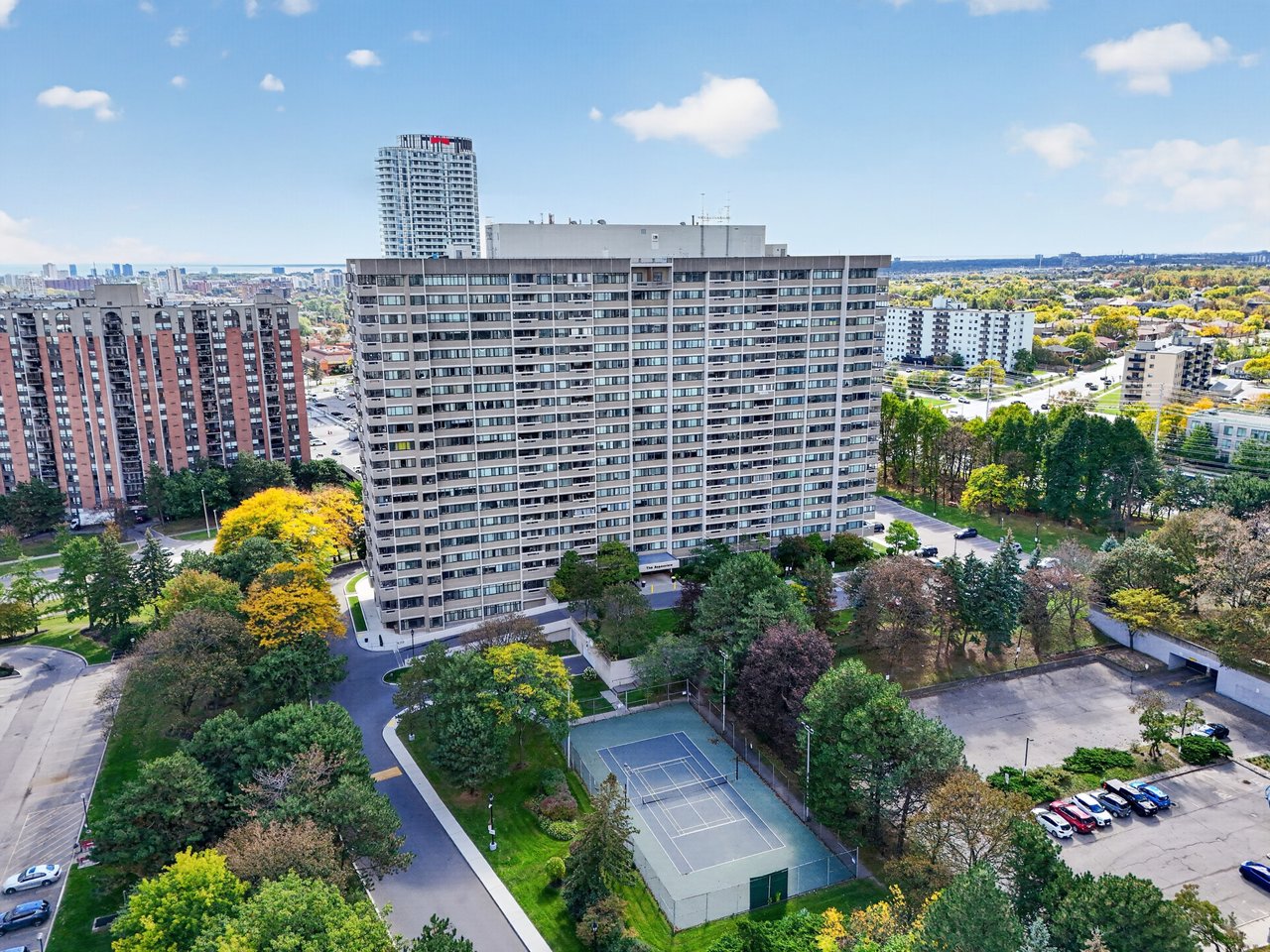 50 Elm Dr E 610