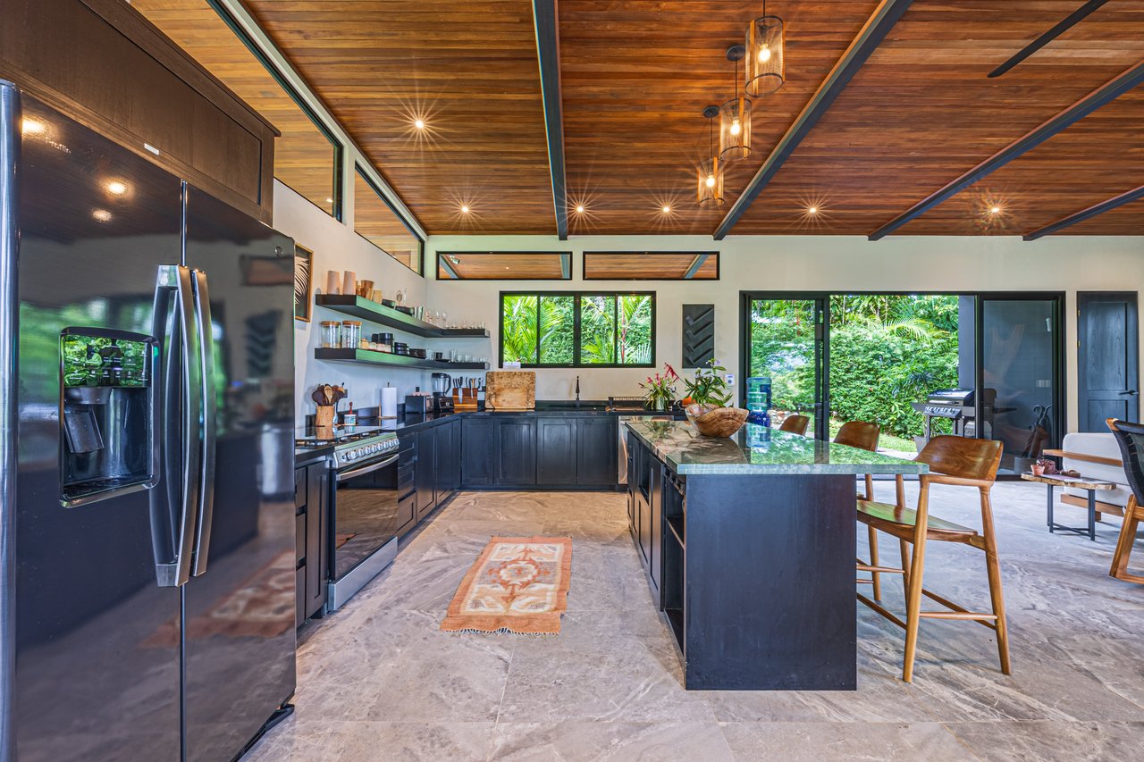 La Sombra Villas, Where Nature Meets Comfort in Tinamates!