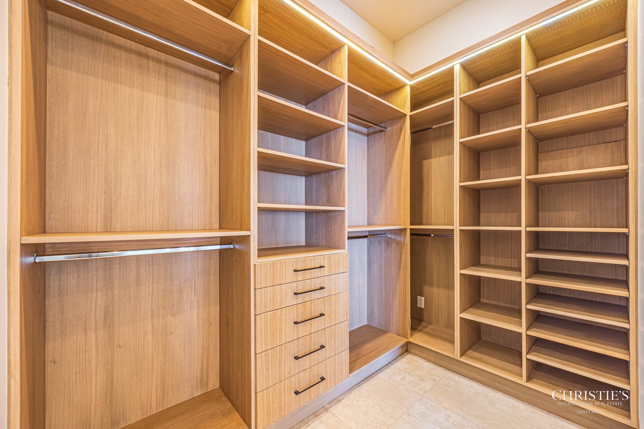 Luxury Estate in Escaleras- incredible ocean views 5.5 Acres