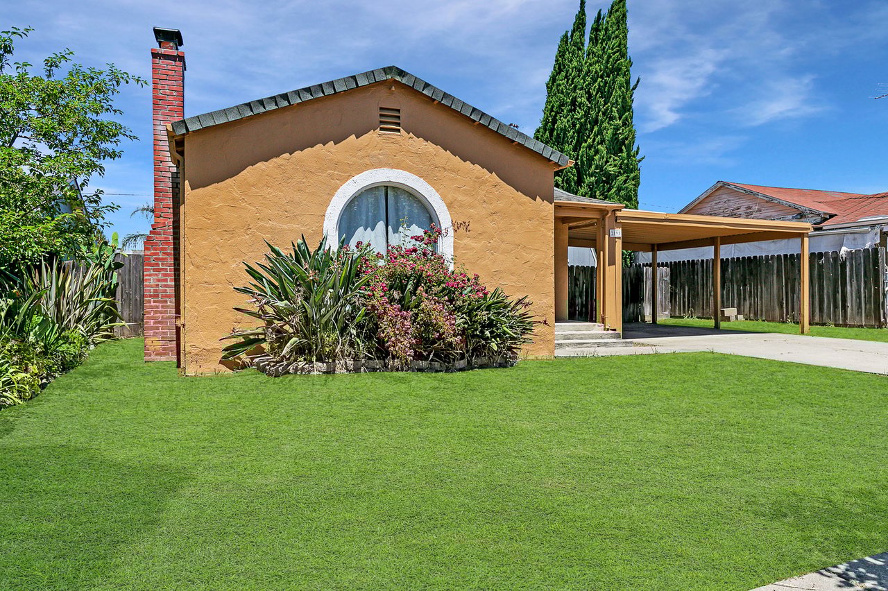 Single Story Gem in Great Location!