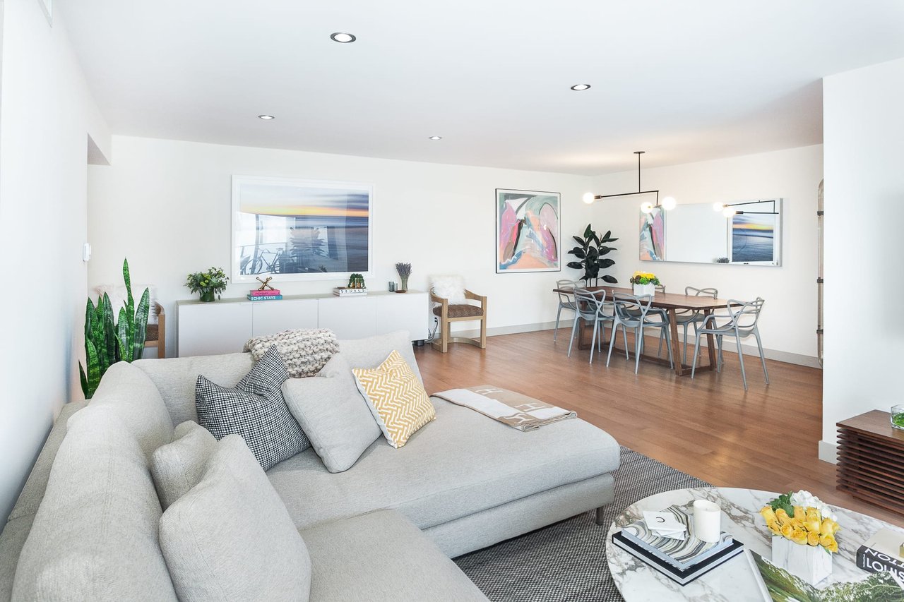 Beautiful Condo in Brentwood